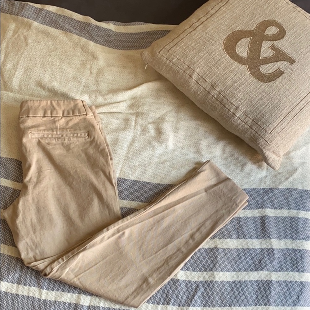 Old Navy Pixie Mid-Rise Khakis Size 6